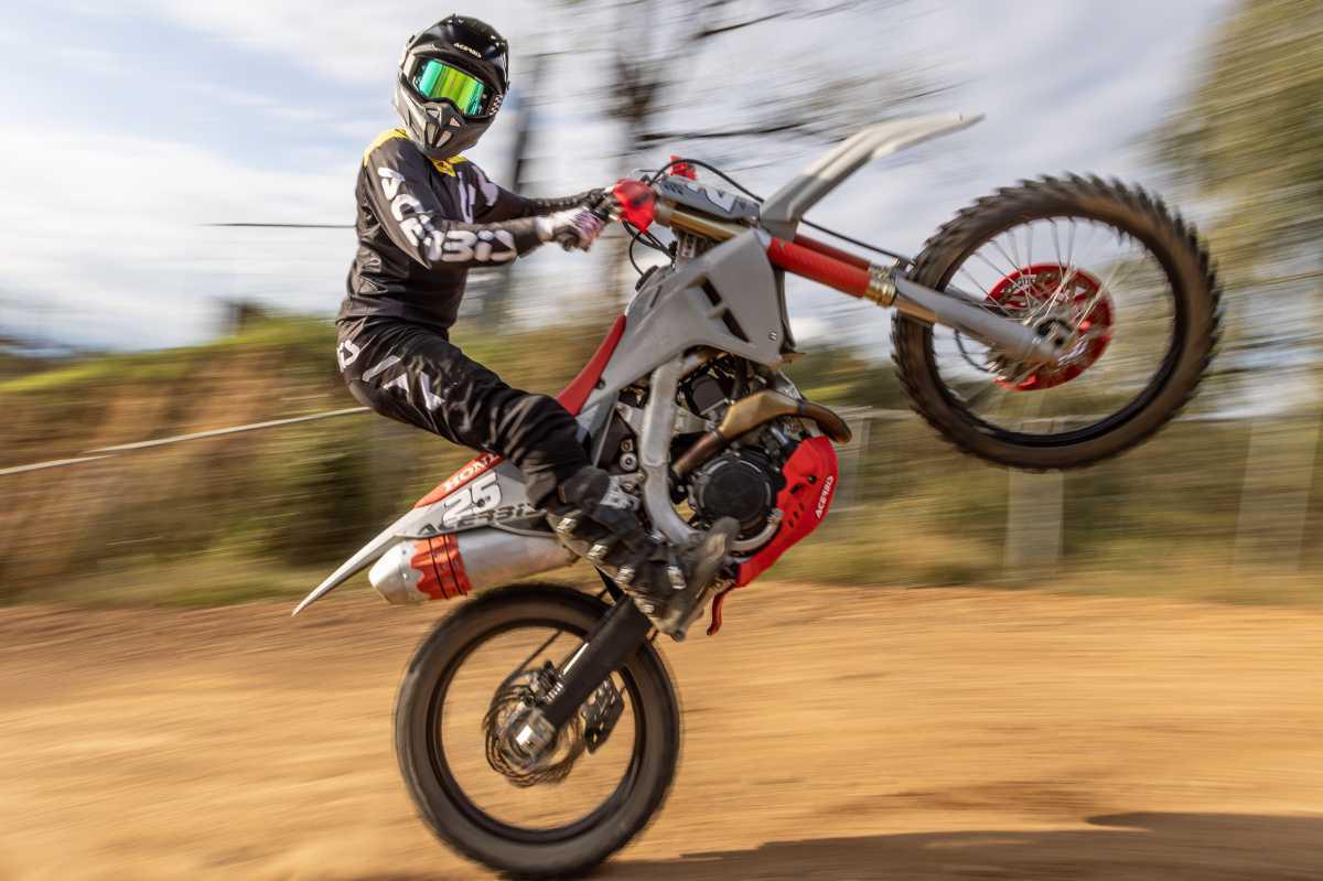 ACERBIS X-FLEX - PRESTACIONES DE PRO ACERBIS X-FLEX - PRESTACIONES DE PRO
