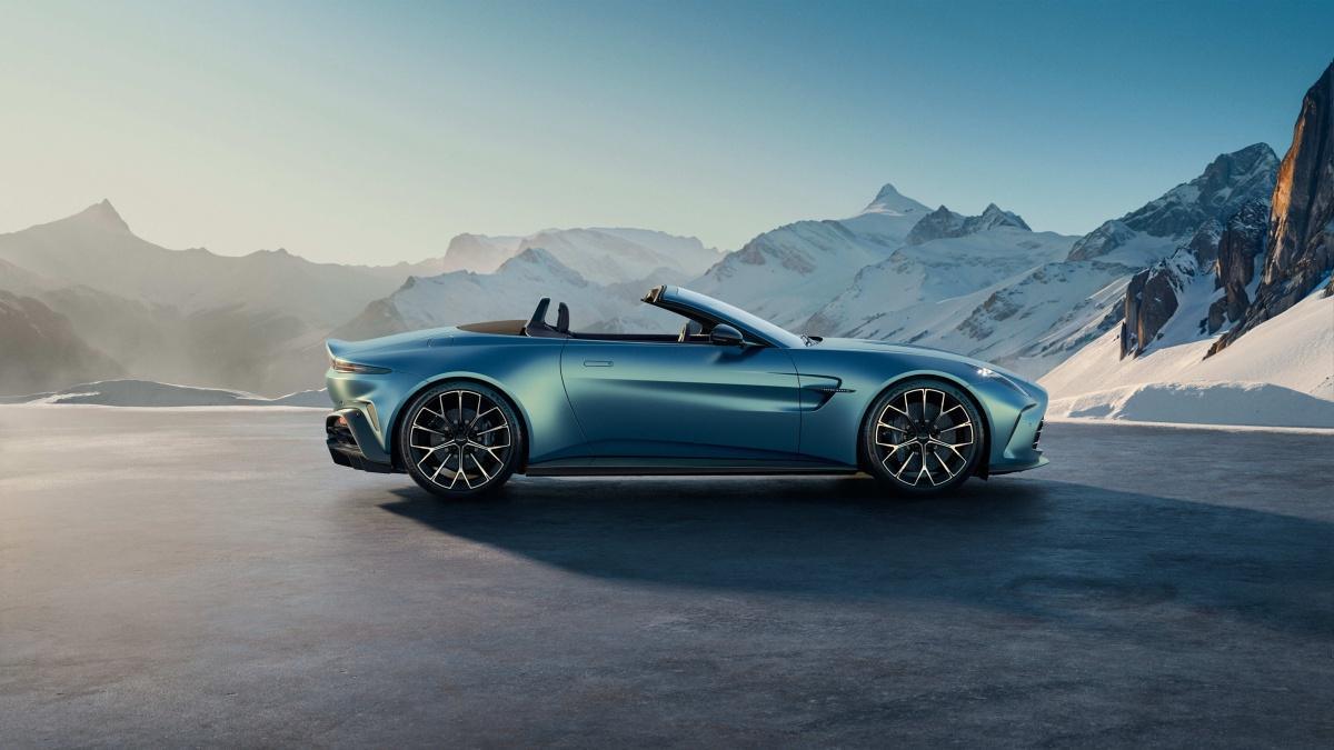 NUEVO VANTAGE ROADSTER: DISEÑADO PARA CONDUCTORES AUTÉNTICOS E IDEADO PARA VIVIR EMOCIONES AL AIRE LIBRE NUEVO VANTAGE ROADSTER: DISEÑADO PARA CONDUCTORES AUTÉNTICOS E IDEADO PARA VIVIR EMOCIONES AL AIRE LIBRE