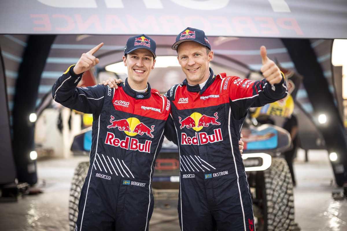 EXCELENTE DEBUT DE LOS FORD RAPTOR T1+ EN EL DAKAR 2025 EXCELENTE DEBUT DE LOS FORD RAPTOR T1+ EN EL DAKAR 2025