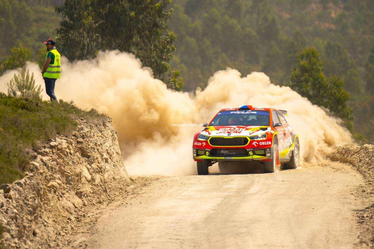 ŠKODA MOTORSPORT: PROMOVIENDO LA SEGURIDAD DE LOS ESPECTADORES EN EL MUNDIAL DE RALLYES DE LA FIA ŠKODA MOTORSPORT: PROMOVIENDO LA SEGURIDAD DE LOS ESPECTADORES EN EL MUNDIAL DE RALLYES DE LA FIA