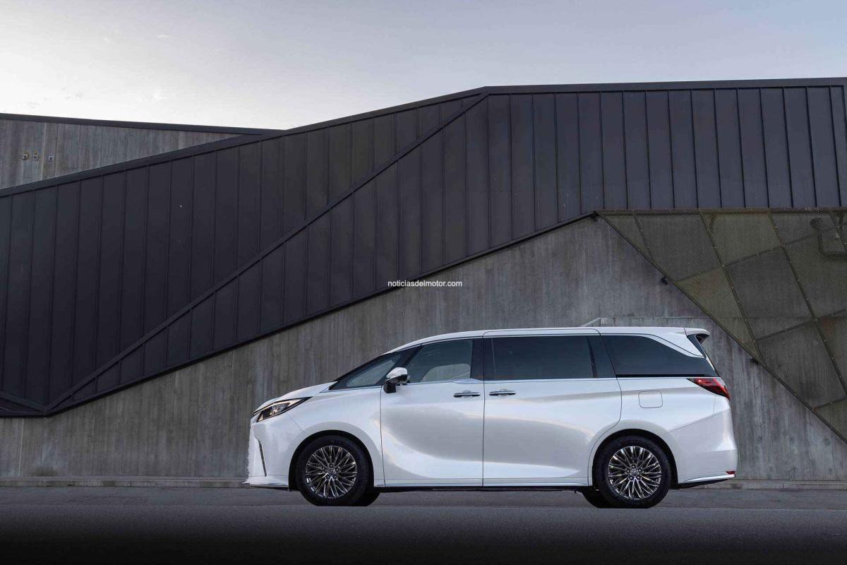 LEXUS LM: EL TRANSPORTE DE LUJO, REDEFINIDO LEXUS LM: EL TRANSPORTE DE LUJO, REDEFINIDO