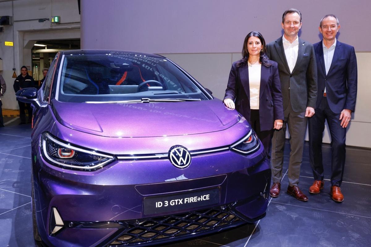 VOLKSWAGEN FUTURE PLAN: LA MARCA DE TURISMOS DE PASAJEROS DA UN PRIMER VISTAZO AL MODELO ELÉCTRICO DE ENTRADA EN LA REUNIÓN DE EMPRESA