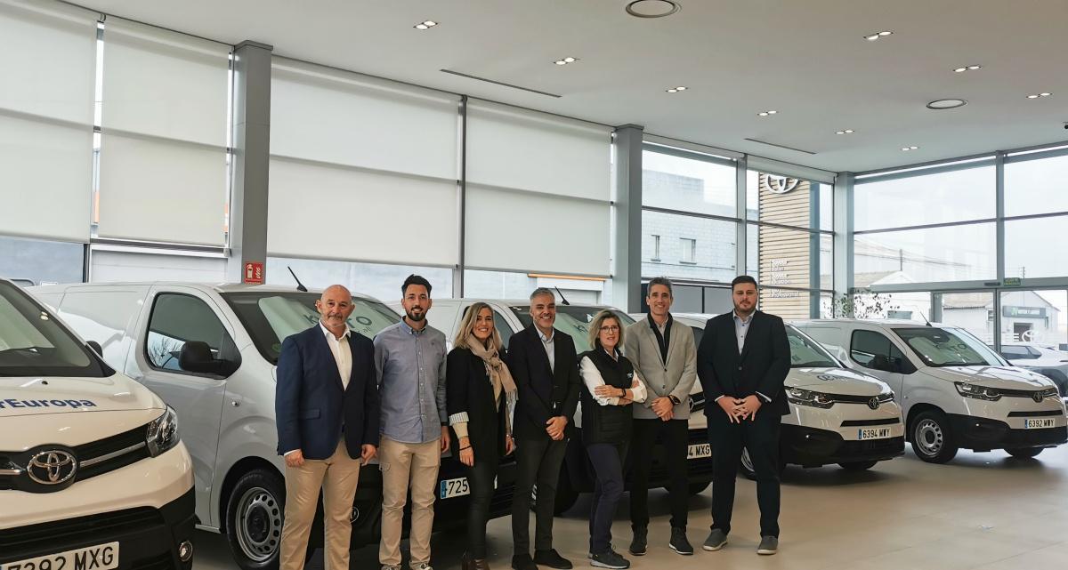 TOYOTA ESPAÑA Y AIR EUROPA AVANZAN EN SU ACUERDO PARA RENOVAR LA FLOTA DE VEHÍCULOS CON NUEVAS TOYOTA PROACE CITY TOYOTA ESPAÑA Y AIR EUROPA AVANZAN EN SU ACUERDO PARA RENOVAR LA FLOTA DE VEHÍCULOS CON NUEVAS TOYOTA PROACE CITY