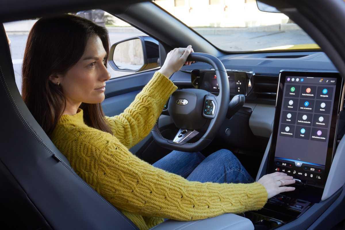 FORD REVOLUCIONA EL MERCADO EUROPEO CON EL NUEVO FORD CAPRI TOTALMENTE ELÉCTRICO
