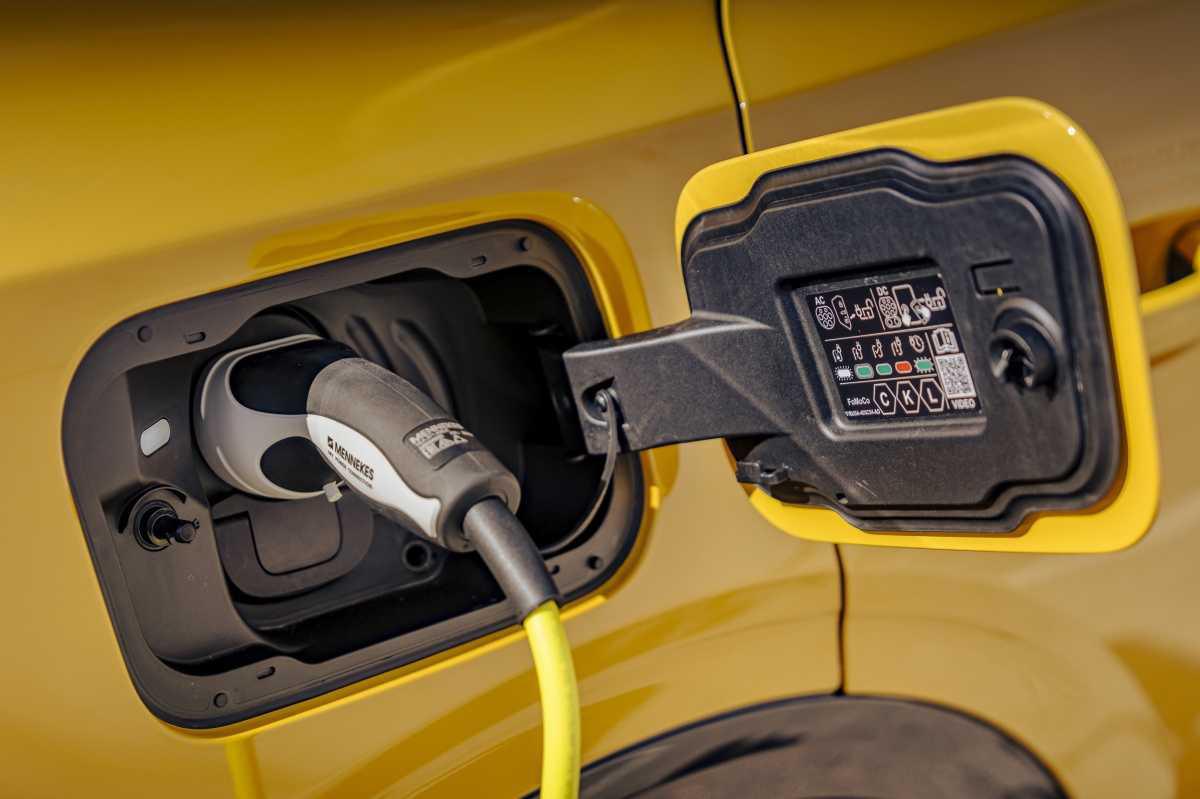 FORD REVOLUCIONA EL MERCADO EUROPEO CON EL NUEVO FORD CAPRI TOTALMENTE ELÉCTRICO