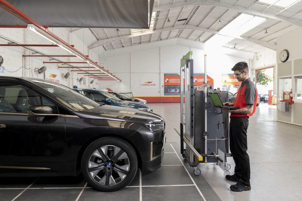 ASÍ ES LA COMPLETA GAMA DE PRODUCTOS Y SERVICIOS PARA MEJORAR LA VISIBILIDAD DE CARGLASS® ESPAÑA ASÍ ES LA COMPLETA GAMA DE PRODUCTOS Y SERVICIOS PARA MEJORAR LA VISIBILIDAD DE CARGLASS® ESPAÑA