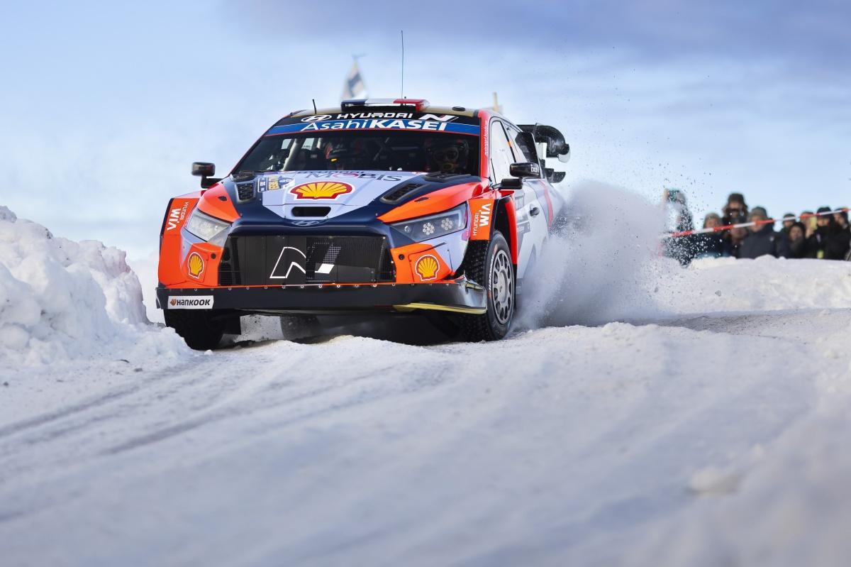 Batalla al límite de Hyundai Motorsport en el Rally de Suecia 