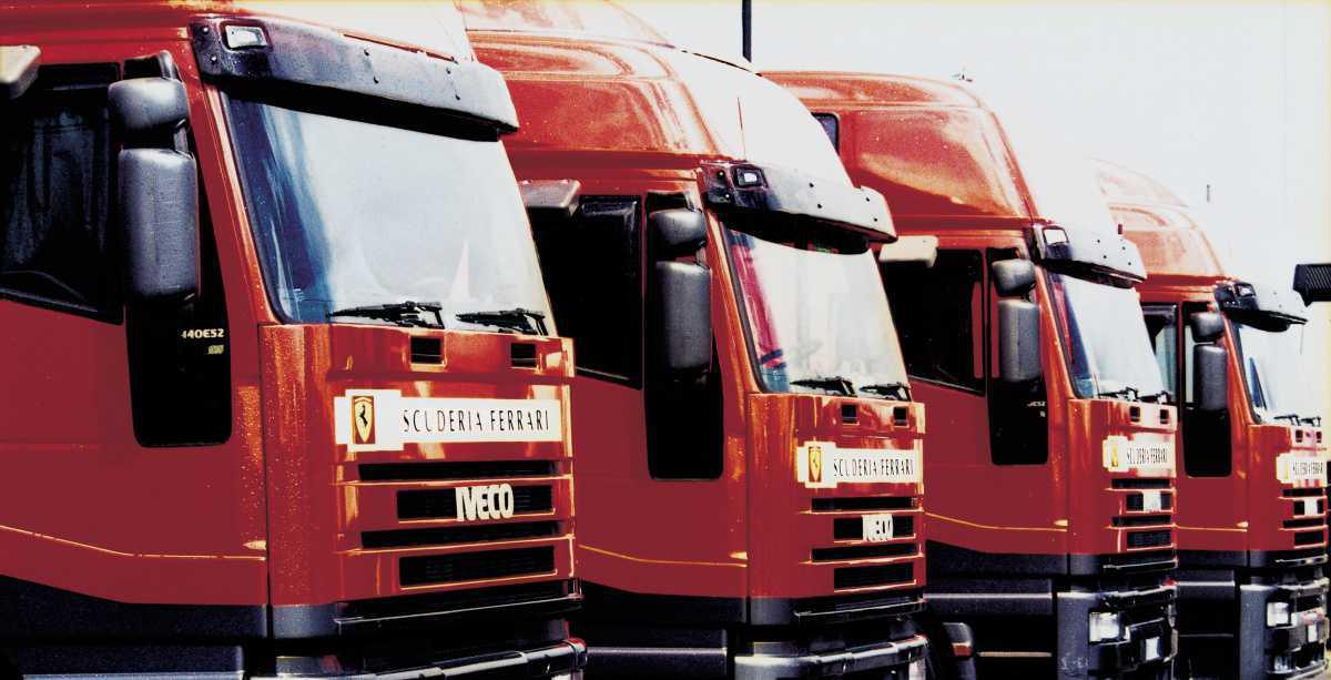 IVECO CELEBRA 50 AÑOS DE INNOVACIÓN PIONERA, ABRAZANDO SU SÓLIDA HERENCIA PARA IMPULSAR EL CAMINO DEL CAMBIO IVECO CELEBRA 50 AÑOS DE INNOVACIÓN PIONERA, ABRAZANDO SU SÓLIDA HERENCIA PARA IMPULSAR EL CAMINO DEL CAMBIO