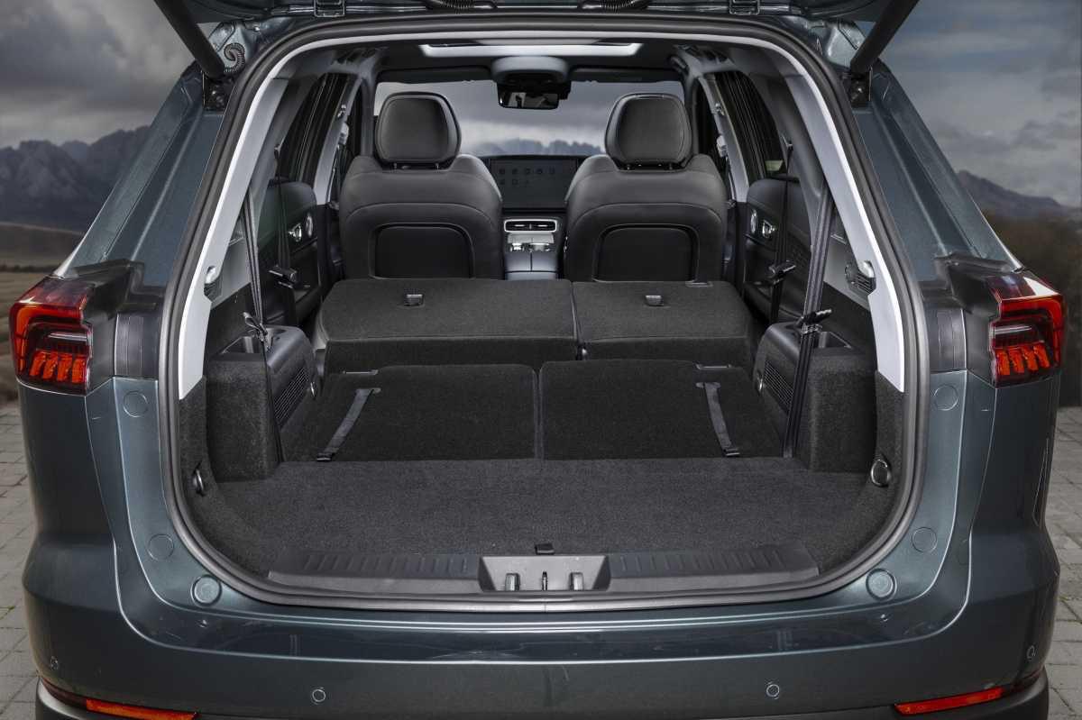 EBRO S800: UN SUV 7 PLAZAS CON LO ULTIMO EN TECNOLOGIA Y DISEÑO