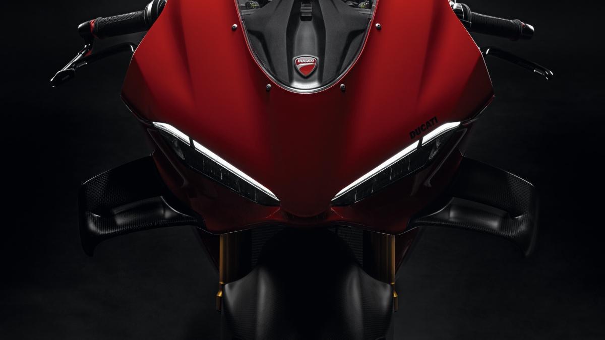 Ducati Panigale V4 S 2025: más exclusiva y de altas prestaciones con las versiones Carbon y Carbon Pro Ducati Panigale V4 S 2025: más exclusiva y de altas prestaciones con las versiones Carbon y Carbon Pro