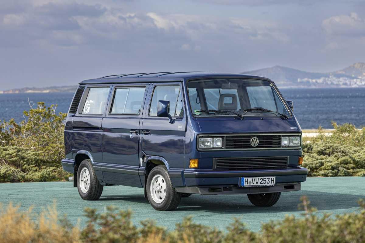 LA MÍTICA FURGONETA VW CUMPLE 75 AÑOS GENERANDO SONRISAS LA MÍTICA FURGONETA VW CUMPLE 75 AÑOS GENERANDO SONRISAS