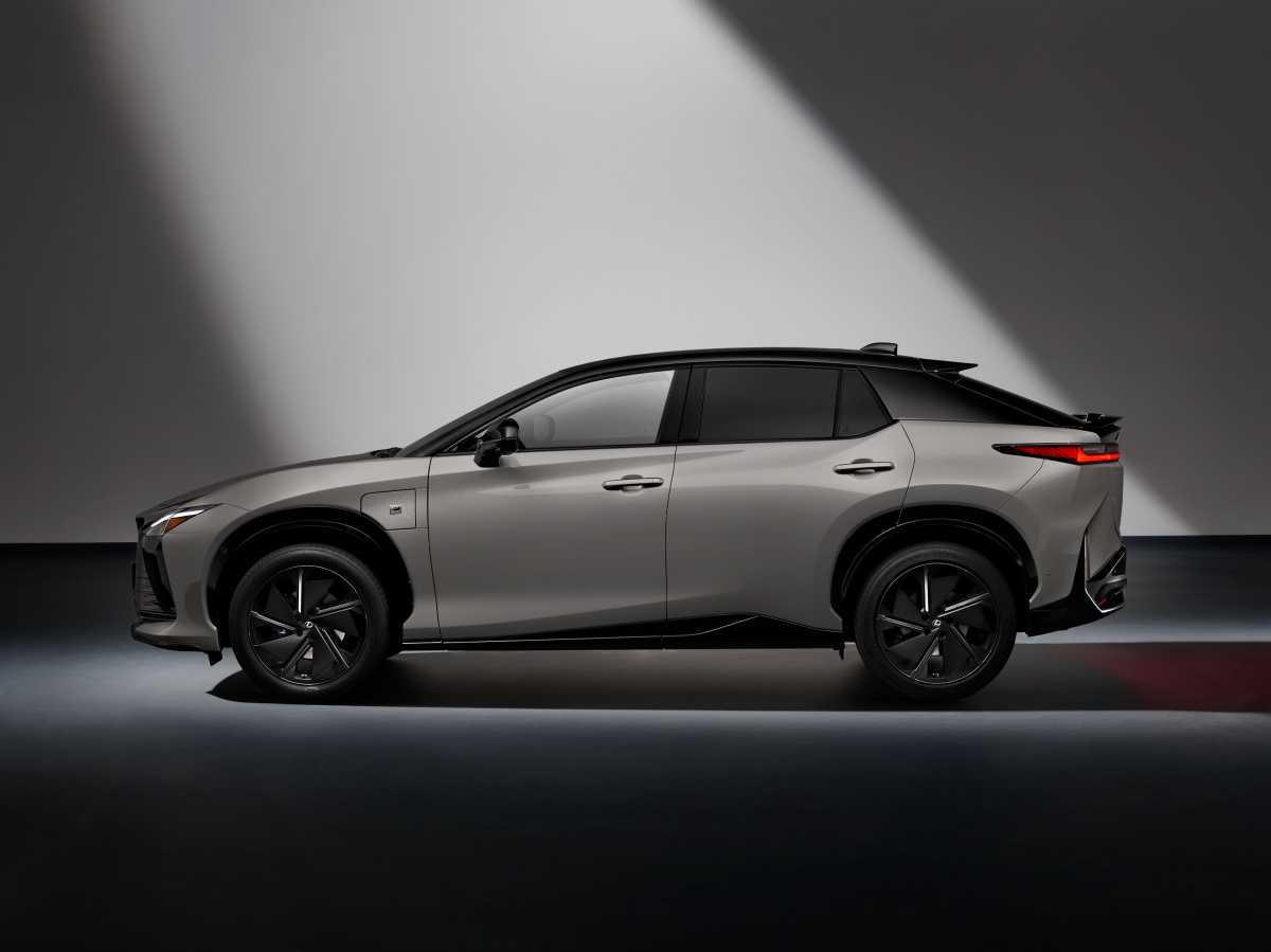 PRESENTACIÓN MUNDIAL DEL NUEVO SUV ELÉCTRICO LEXUS RZ 2026