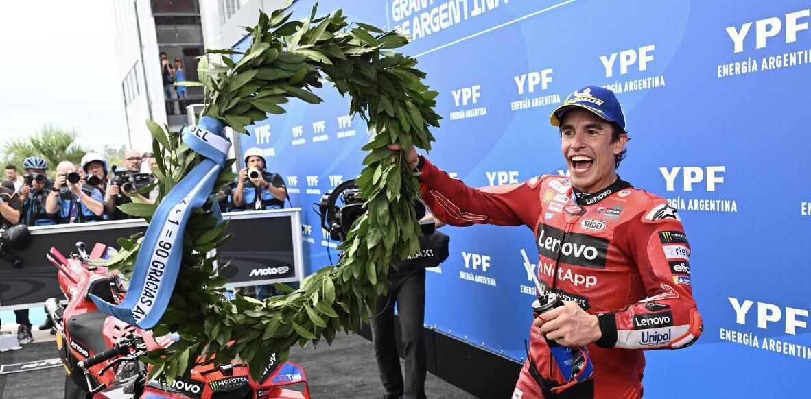 Marc Márquez sella su segunda victoria consecutiva e iguala a Nieto
