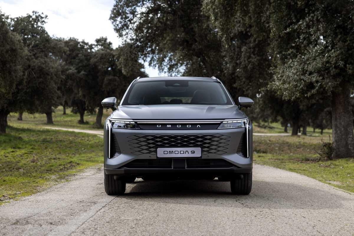 ADIÓS A LAS LLAVES DEL COCHE: ASÍ ES CÓMO EL OMODA 9 SE ABRE Y SE CIERRA CON EL TELÉFONO MÓVIL