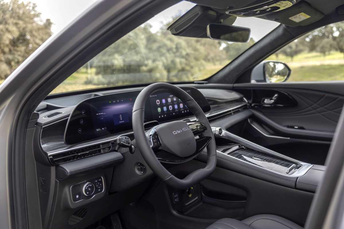 ADIÓS A LAS LLAVES DEL COCHE: ASÍ ES CÓMO EL OMODA 9 SE ABRE Y SE CIERRA CON EL TELÉFONO MÓVIL