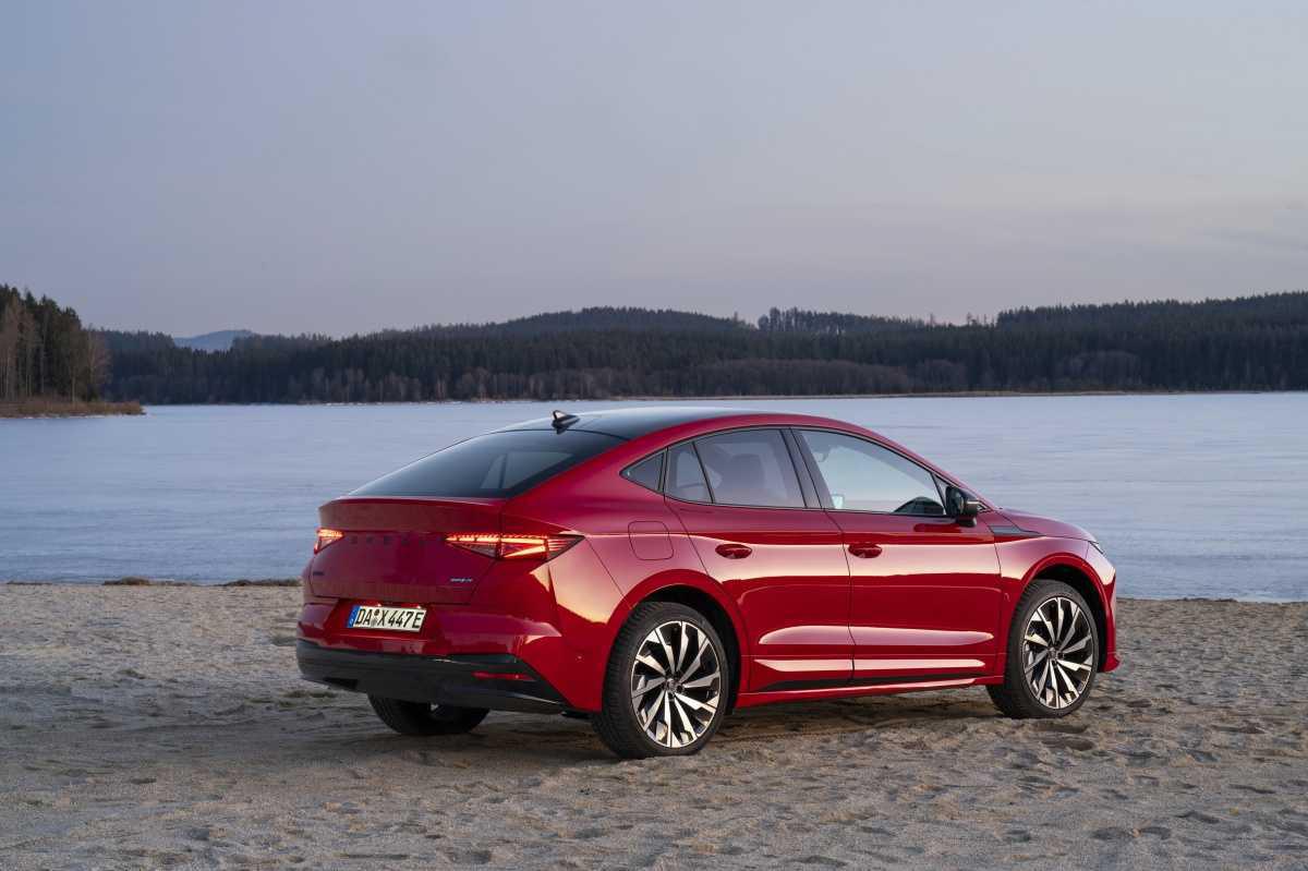 EL NUEVO ŠKODA ENYAQ: LLEVANDO UNO DE LOS VEHÍCULOS ELÉCTRICOS MÁS EXITOSOS DE EUROPA A LA ERA MODERN SOLID EL NUEVO ŠKODA ENYAQ: LLEVANDO UNO DE LOS VEHÍCULOS ELÉCTRICOS MÁS EXITOSOS DE EUROPA A LA ERA MODERN SOLID