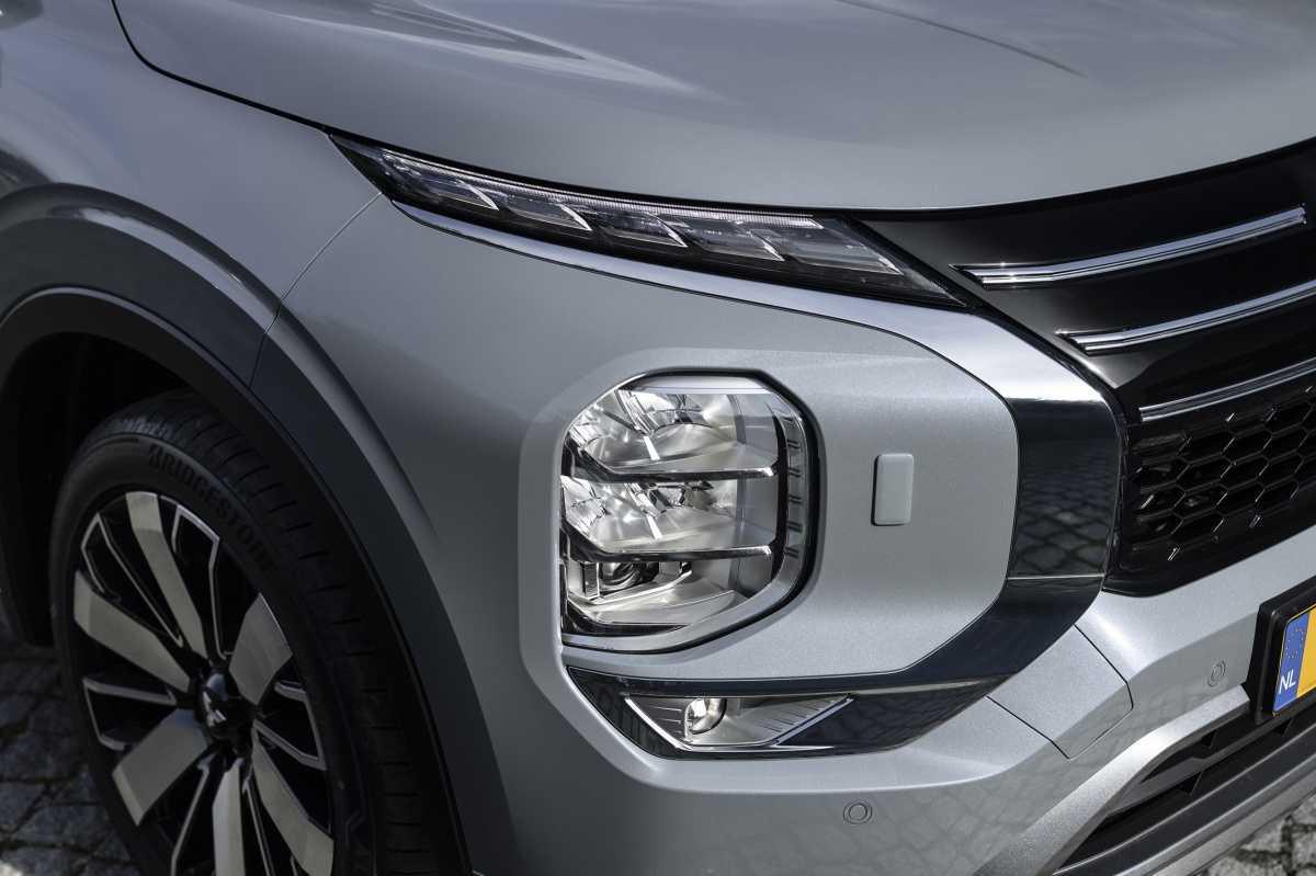 NUEVO MITSUBISHI OUTLANDER PHEV NUEVO MITSUBISHI OUTLANDER PHEV