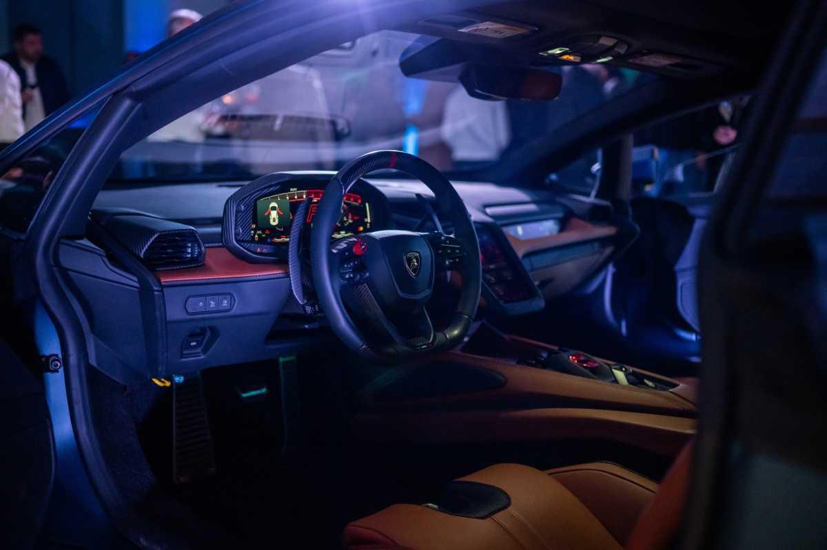 LAMBORGHINI BARCELONA PRESENTA EL TEMERARIO: EL ‘FUORICLASSE’ LLEGA A ESPAÑA