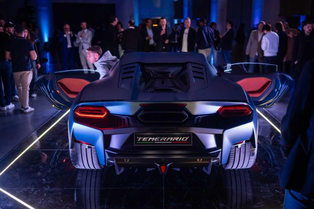 LAMBORGHINI BARCELONA PRESENTA EL TEMERARIO: EL ‘FUORICLASSE’ LLEGA A ESPAÑA