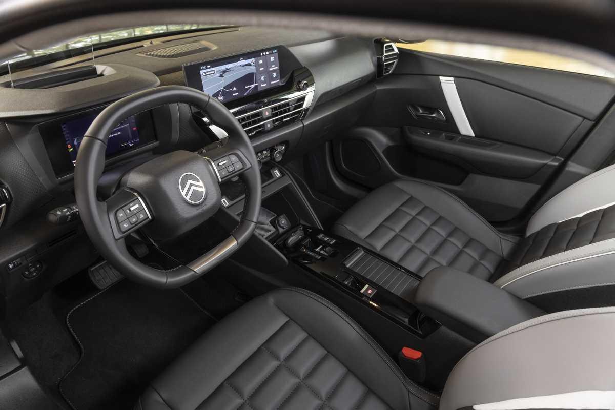 ÉXITO “MADE IN SPAIN”: EL NUEVO CITROËN C4 Y EL CITROËN BERLINGO CRECEN Y LIDERAN SUS CATEGORÍAS ÉXITO “MADE IN SPAIN”: EL NUEVO CITROËN C4 Y EL CITROËN BERLINGO CRECEN Y LIDERAN SUS CATEGORÍAS