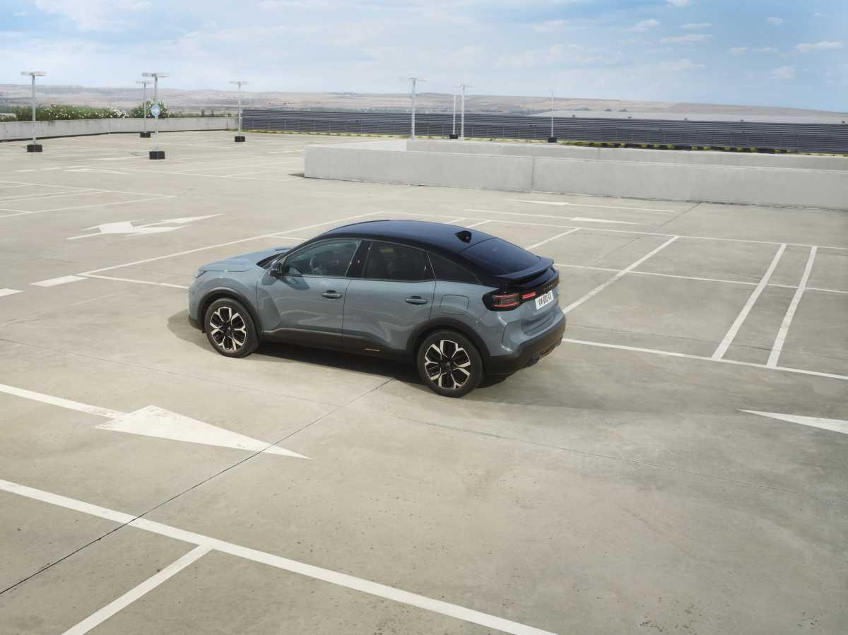 ÉXITO “MADE IN SPAIN”: EL NUEVO CITROËN C4 Y EL CITROËN BERLINGO CRECEN Y LIDERAN SUS CATEGORÍAS ÉXITO “MADE IN SPAIN”: EL NUEVO CITROËN C4 Y EL CITROËN BERLINGO CRECEN Y LIDERAN SUS CATEGORÍAS