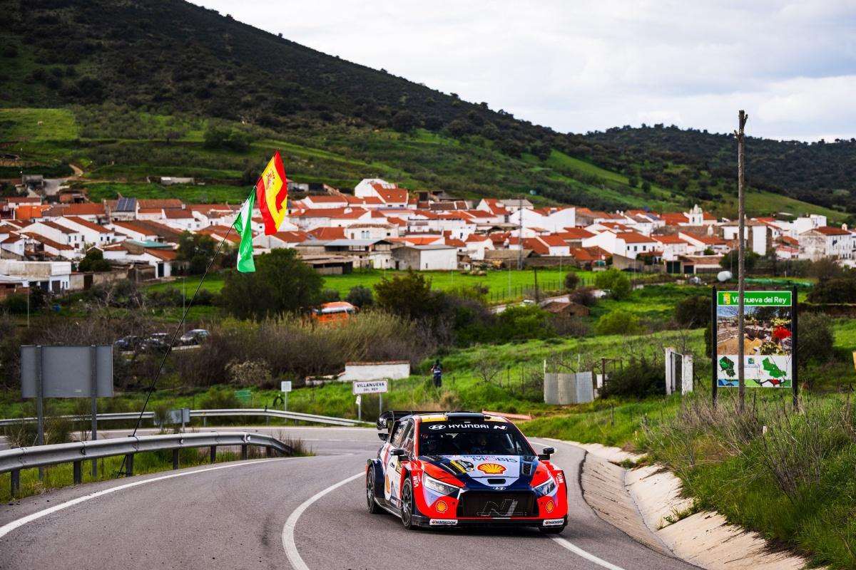 Neuville arrasa y López sube al podio en Córdoba Neuville arrasa y López sube al podio en Córdoba