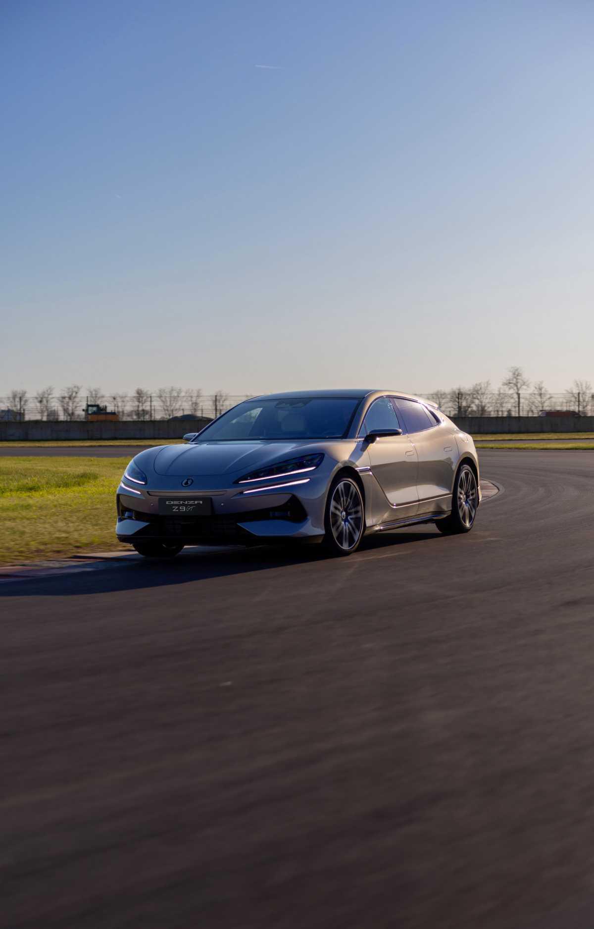 DENZA Z9GT: FUSIÓN DE ELEGANCIA E INNOVACIÓN DENZA Z9GT: FUSIÓN DE ELEGANCIA E INNOVACIÓN