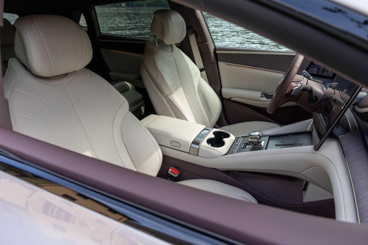 DENZA Z9GT: FUSIÓN DE ELEGANCIA E INNOVACIÓN