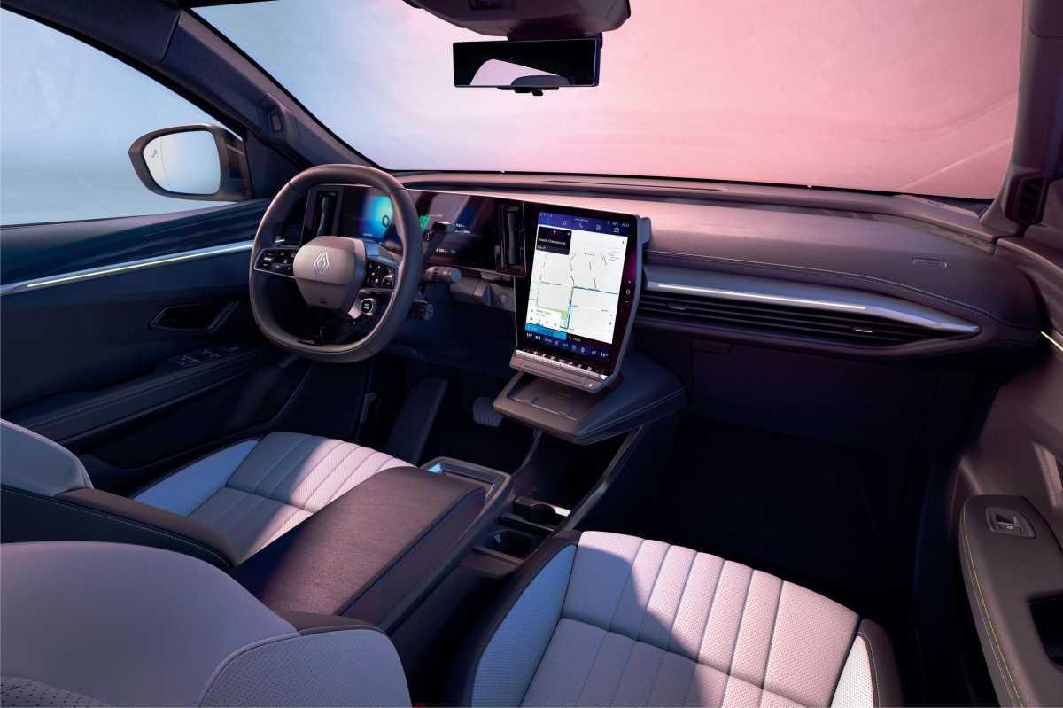 SCENIC E-TECH ELÉCTRICO SE ACTUALIZA PARA HACER LA VIDA ELÉCTRICA AÚN MÁS SENCILLA Y AGRADABLE