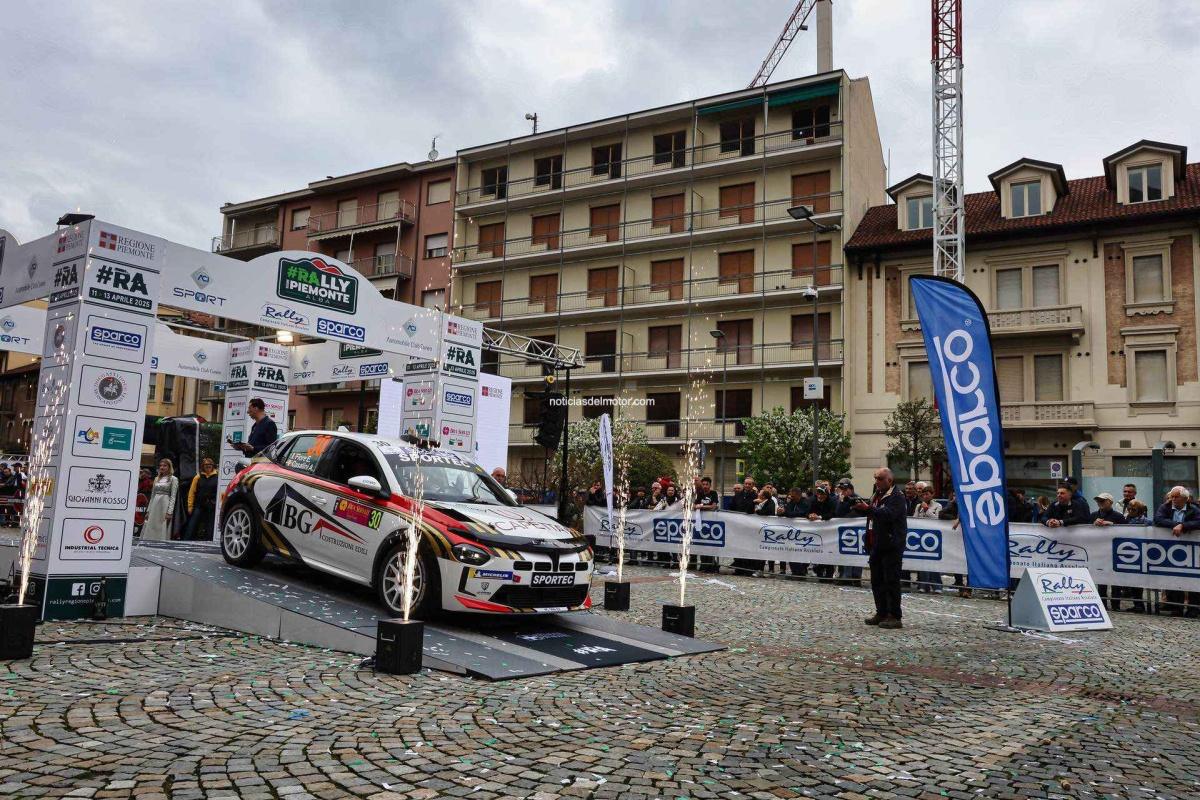 APLAUSOS GENERALIZADOS PARA EL REGRESO DE LANCIA A LOS RALLIES APLAUSOS GENERALIZADOS PARA EL REGRESO DE LANCIA A LOS RALLIES