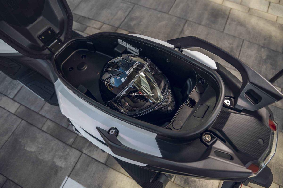 SYM APUESTA POR LA MEDIA CILINDRADA CON EL NUEVO ADX 300, SU NUEVO SCOOTER CROSSOVER CON LA MEJOR RELACIÓN CALIDAD-PRECIO- PRESTACIONES POR DEBAJO DE LOS 5.000 EUROS SYM APUESTA POR LA MEDIA CILINDRADA CON EL NUEVO ADX 300, SU NUEVO SCOOTER CROSSOVER CON LA MEJOR RELACIÓN CALIDAD-PRECIO- PRESTACIONES POR DEBAJO DE LOS 5.000 EUROS