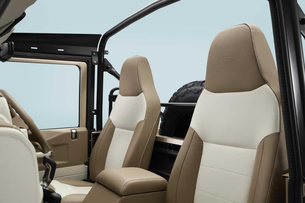 EL REGRESO DE UN ICONO: LAND ROVER CLASSIC PRESENTA EL CLASSIC DEFENDER V8 SOFT TOP EL REGRESO DE UN ICONO: LAND ROVER CLASSIC PRESENTA EL CLASSIC DEFENDER V8 SOFT TOP