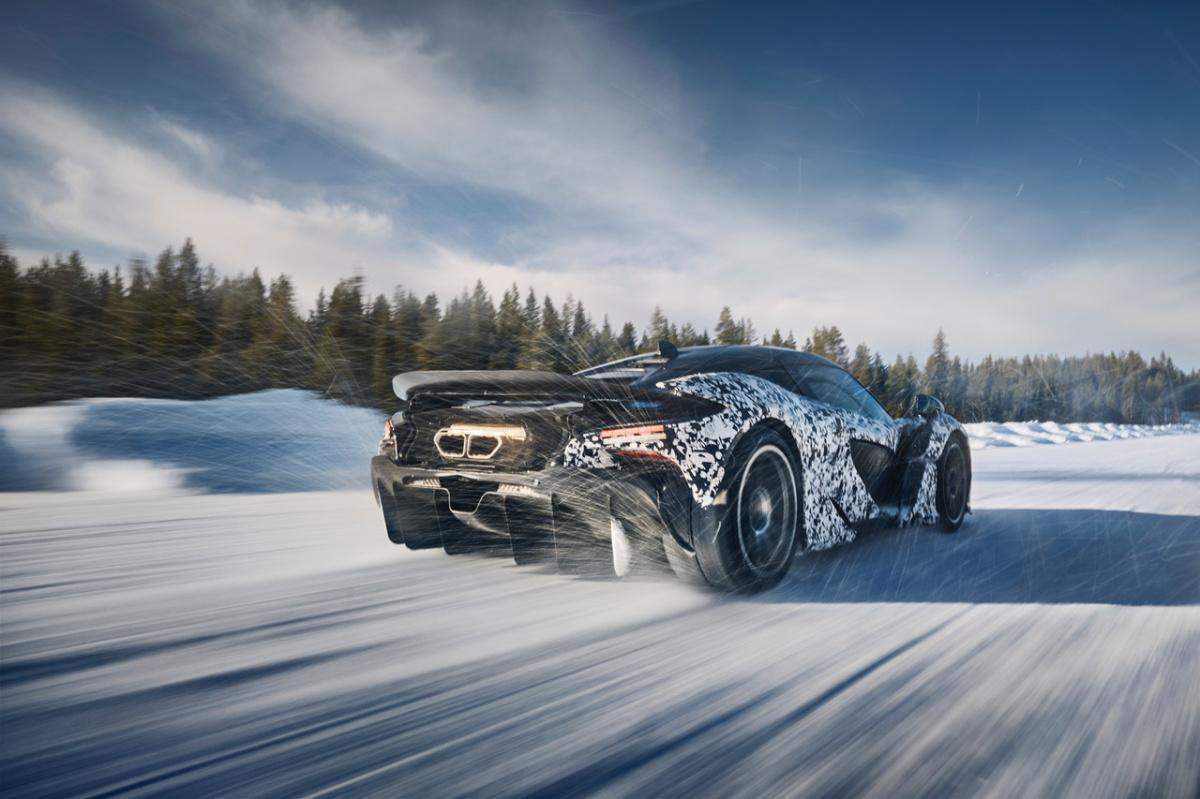 El McLaren W1 se impone a la nieve y al hielo en los test bajo cero El McLaren W1 se impone a la nieve y al hielo en los test bajo cero