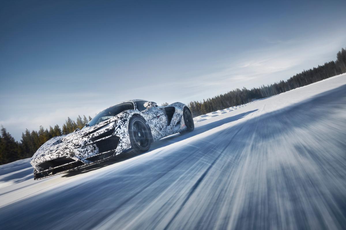 El McLaren W1 se impone a la nieve y al hielo en los test bajo cero El McLaren W1 se impone a la nieve y al hielo en los test bajo cero