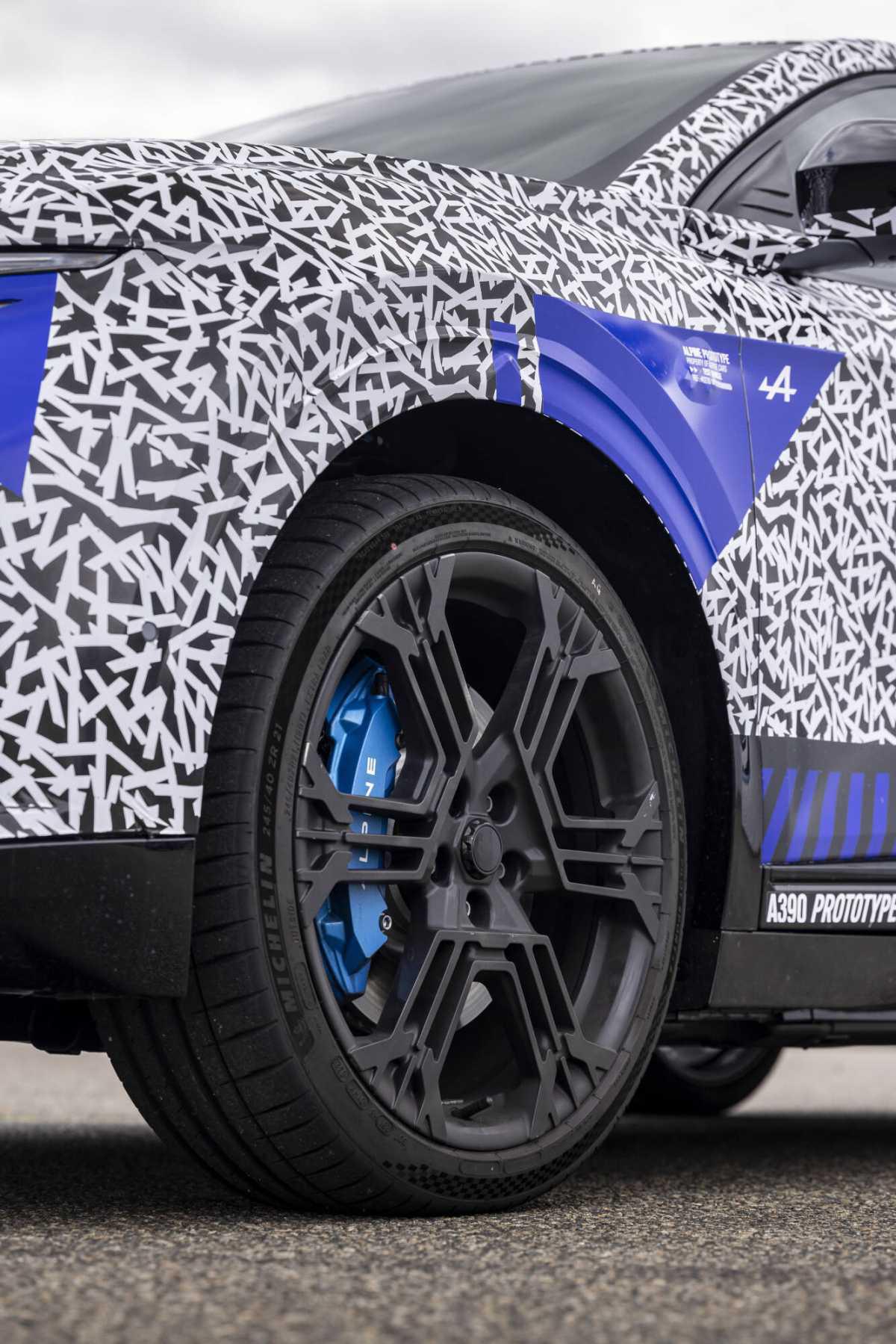 A390: ÚLTIMAS PRUEBAS DINÁMICA PARA EL SPORT FASTBACK DE ALPINE A390: ÚLTIMAS PRUEBAS DINÁMICA PARA EL SPORT FASTBACK DE ALPINE