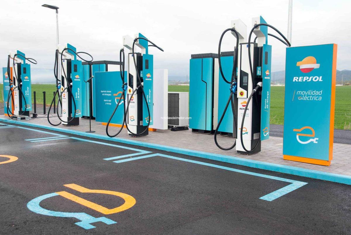 EL OMODA 5 EV INCORPORA LA FUNCIÓN ‘AUTOCHARGE’ QUE FACILITA LAS RECARGAS ELÉCTRICAS CON REPSOL