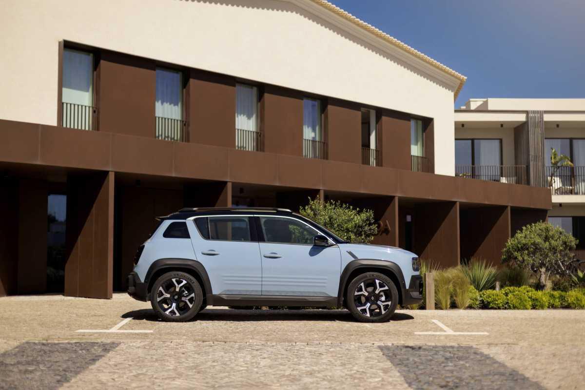 RENAULT 4 E-TECH ELÉCTRICO: EL COMPACTO ELÉCTRICO, LISTO PARA RODAR