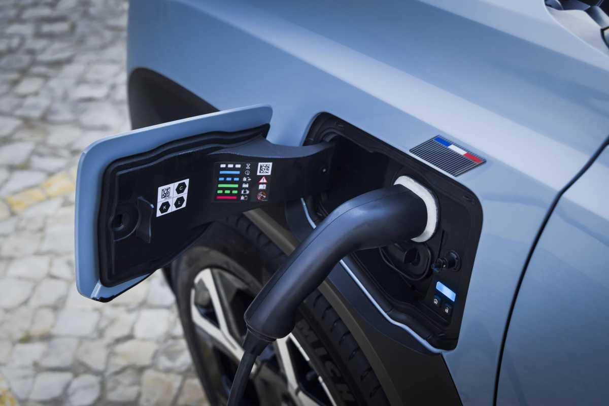 RENAULT 4 E-TECH ELÉCTRICO: EL COMPACTO ELÉCTRICO, LISTO PARA RODAR