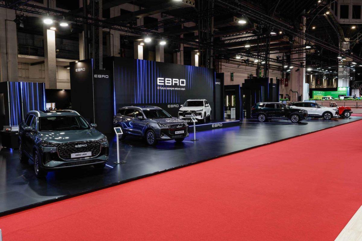 EL EBRO S400 CONQUISTA A LOS ASISTENTES DE AUTOMOBILE BARCELONA