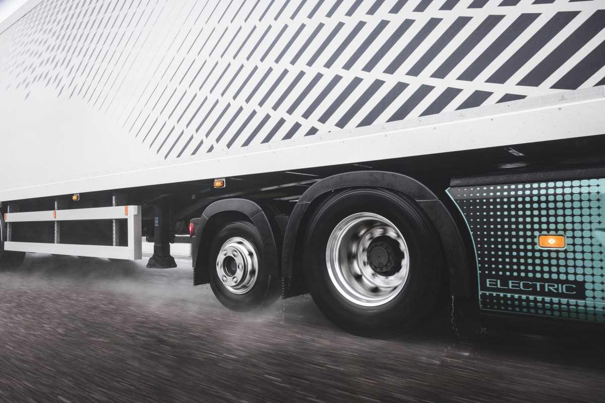 600 KM DE AUTONOMÍA Y CARGA ULTRARRÁPIDA: ASÍ ES EL NUEVO CAMIÓN ELÉCTRICO DE VOLVO TRUCKS