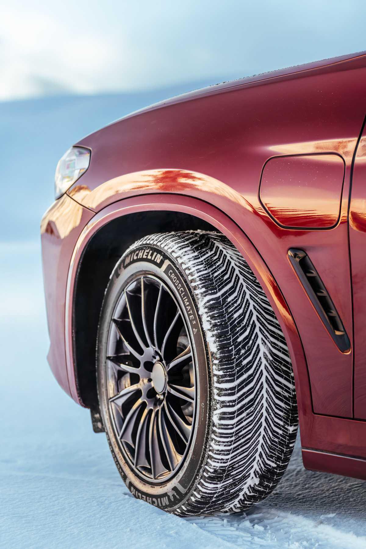 MICHELIN CROSSCLIMATE 3 SPORT Y MICHELIN CROSSCLIMATE 3: MICHELIN VUELVE A REVOLUCIONAR EL MERCADO DE LOS NEUMÁTICOS ALL SEASON