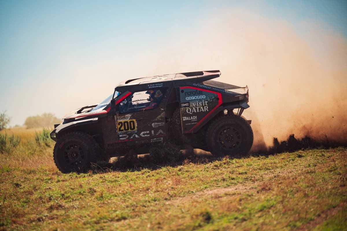 AL-ATTIYAH VUELVE A GANAR Y LOGRA LA VICTORIA DE ETAPA PARA DACIA EN SUDÁFRICA
