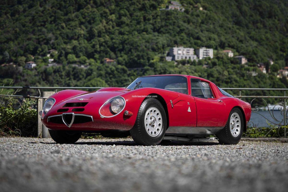 CASA ALFA ROMEO GANA EL FUORI CONCORSO 2025 CON COCHES GLORIOSOS Y EL LANZAMIENTO DEL LIBRO SOBRE LA GÉNESIS DEL NUEVO 33 STRADALE