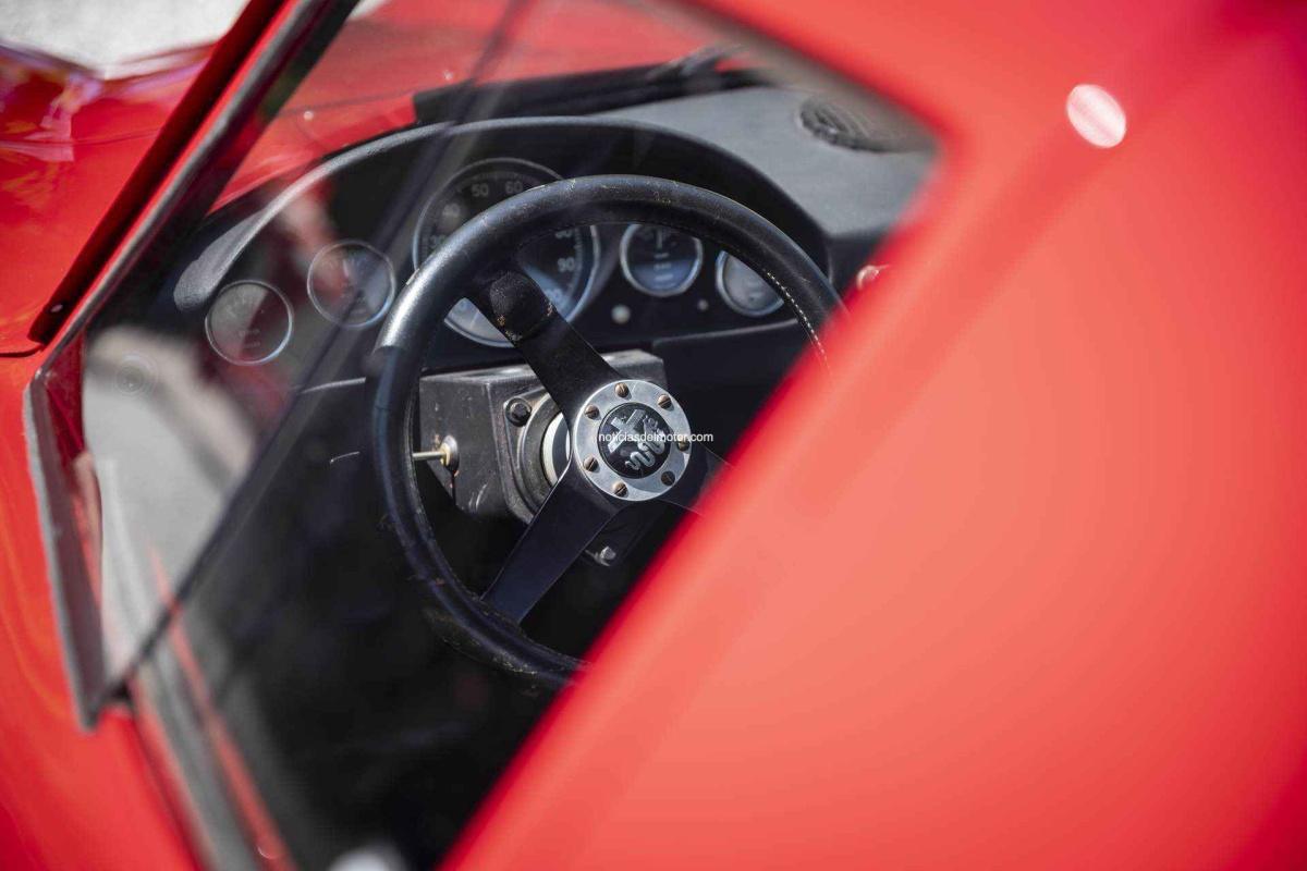 CASA ALFA ROMEO GANA EL FUORI CONCORSO 2025 CON COCHES GLORIOSOS Y EL LANZAMIENTO DEL LIBRO SOBRE LA GÉNESIS DEL NUEVO 33 STRADALE