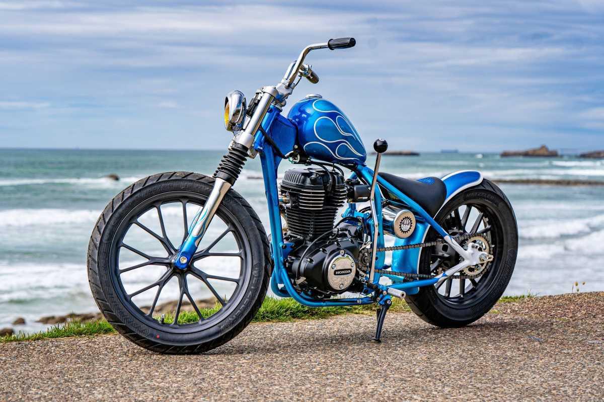 LA NUEVA GB350S COMO NUNCA LA HABÍAS VISTO: HONDACUSTOMS.COM REGRESA AL WHEELS AND WAVES EN 2025