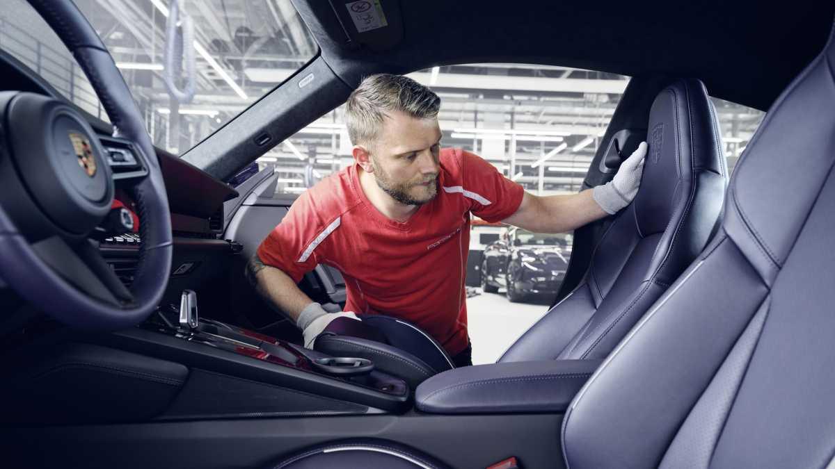PORSCHE ITALIA CELEBRA SU 40º ANIVERSARIO CON DOS EDICIONES ESPECIALES CREADAS EN COLABORACIÓN CON FERRAGAMO