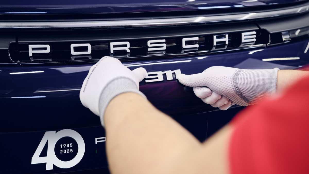 PORSCHE ITALIA CELEBRA SU 40º ANIVERSARIO CON DOS EDICIONES ESPECIALES CREADAS EN COLABORACIÓN CON FERRAGAMO