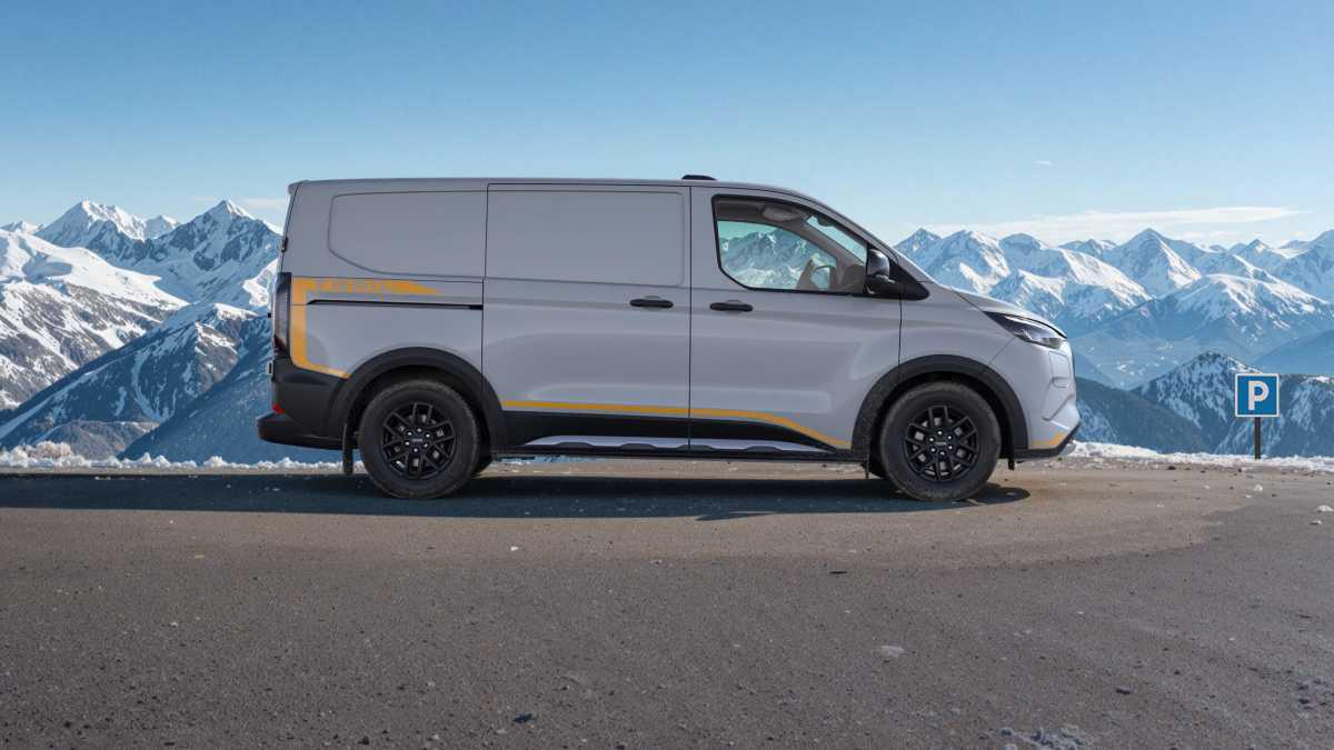 FORD PRO LE AÑADE TRACCIÓN TOTAL A LA E-TRANSIT CUSTOM PARA MEJORAR SUS CAPACIDADES