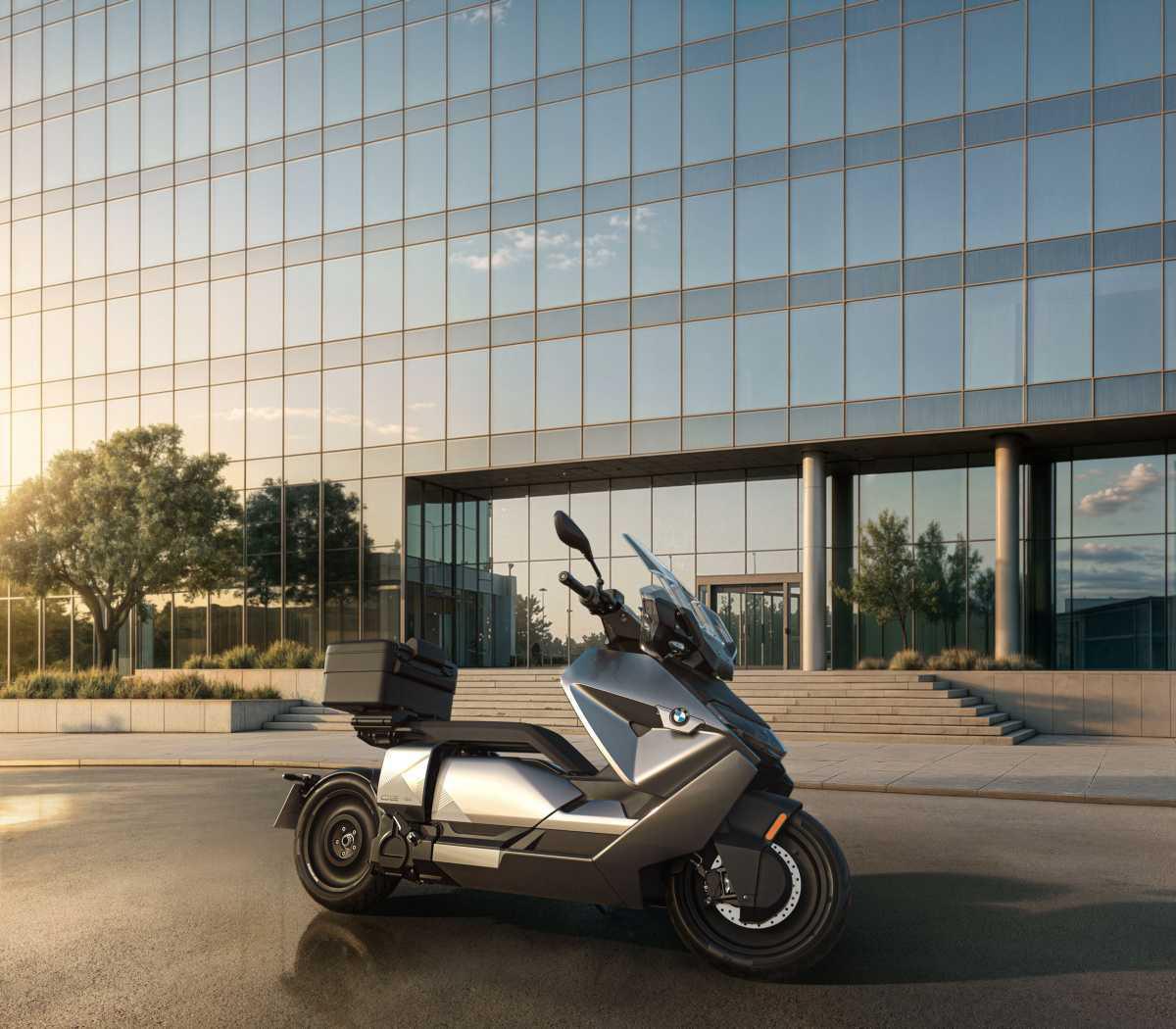 BMW MOTORRAD PRESENTA LA NUEVA BMW CE 04