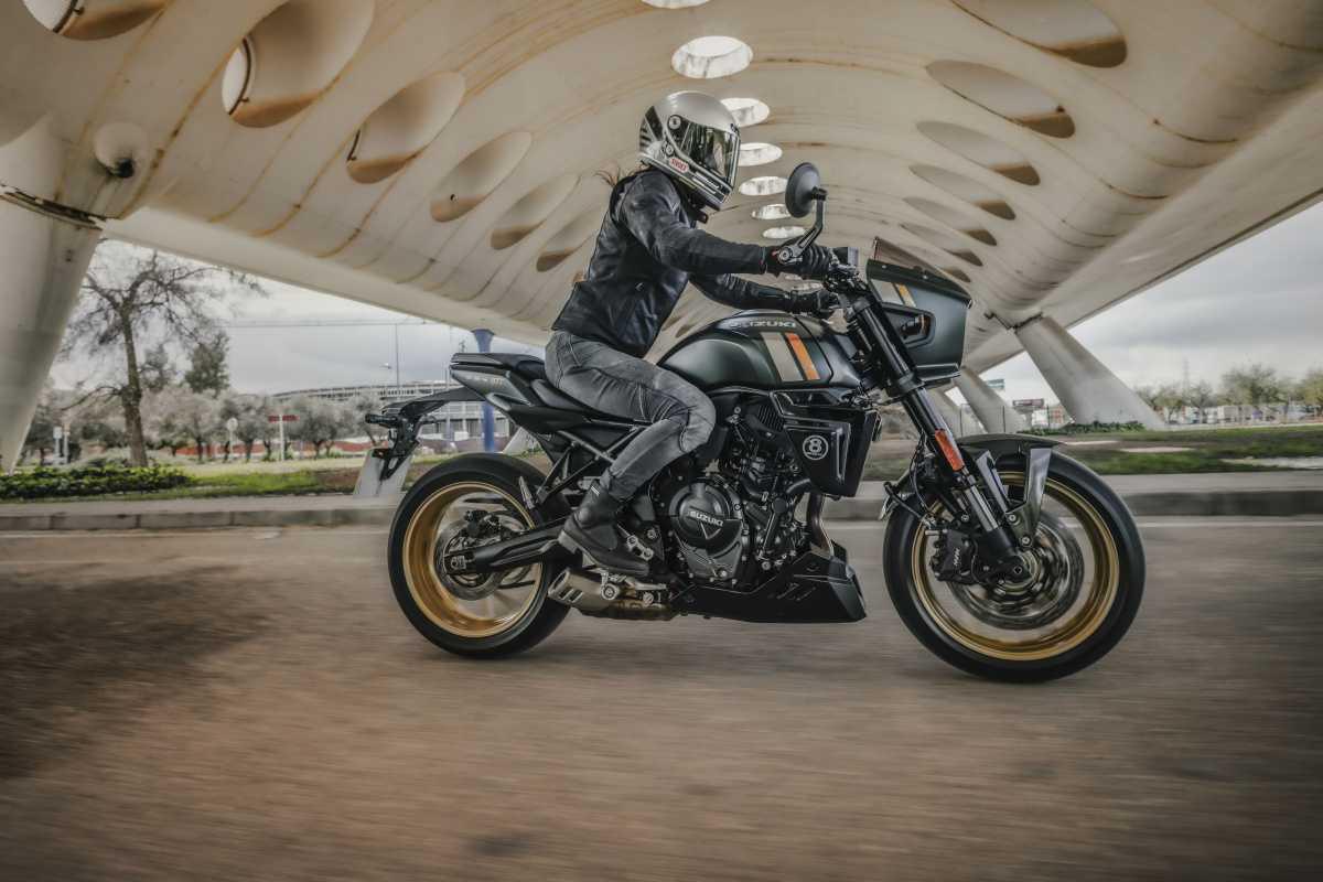 SUZUKI PRESENTA LAS NUEVAS GSX-8TT Y GSX-8T, CON UN ESTILO CLÁSICO GENUINO Y LA ÚLTIMA TECNOLOGÍA